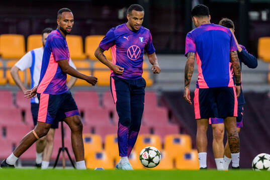Isaac Kiese Thelin and Martin Olsson of Malmö FF