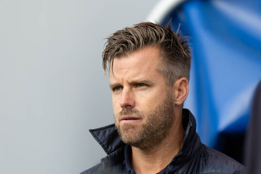 Örgrytes sportchef Pontus Farnerud innan fotbollsmatchen i