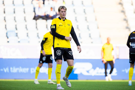Mjällbys Jacob Kiilerich Rask på uppvärmningen