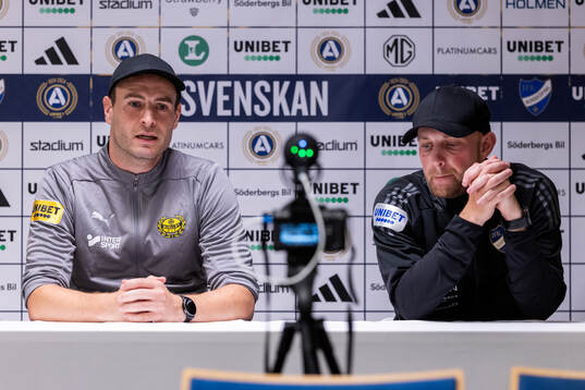 Mjällbys assisterande tränare Christofer Augustsson och