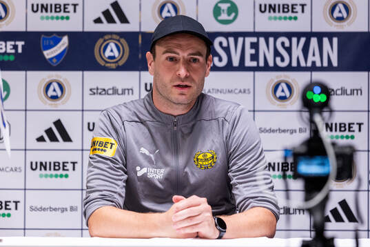 Mjällbys assisterande tränare Christofer Augustsson på