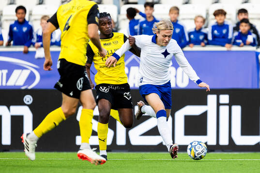 Mjällbys Manasse Kusu och IFK Norrköpings Isak Andri