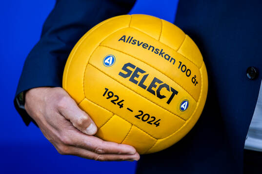 SEF jubileumsboll för att uppmärksamma Allsvenskan 100 år