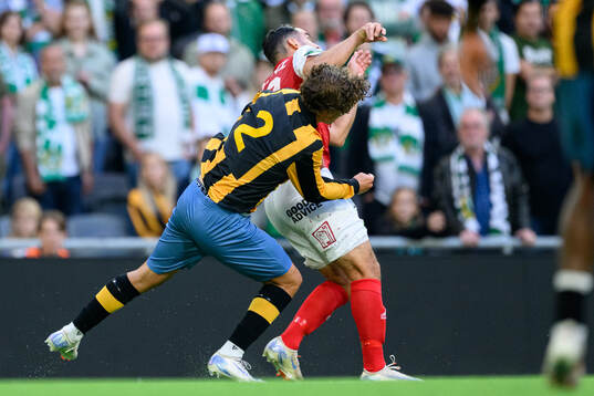 Hammarbys Hampus Skoglund och GAISs Mervan Celik