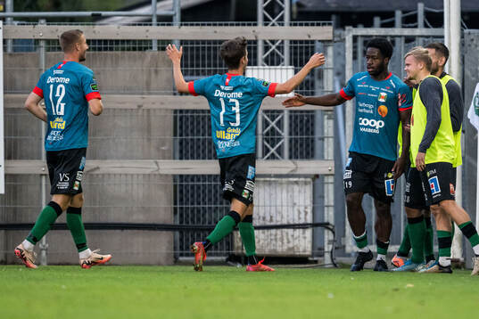 Varbergs Kevin Appiah Nyarko jublar