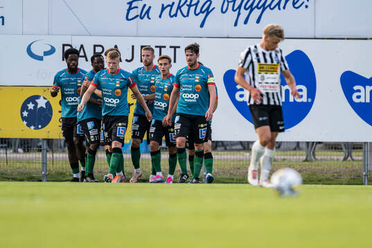 Varbergs spelarna jublar