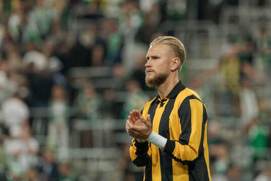 Hammarbys Simon Strand deppar