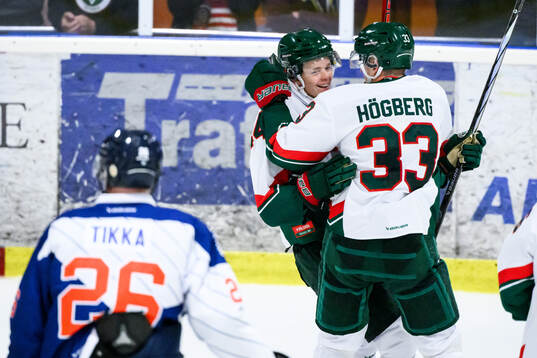 Frölundas Noah Dower Nilsson jublar
