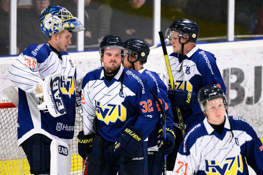 HV71s Oscar Engsund deppar