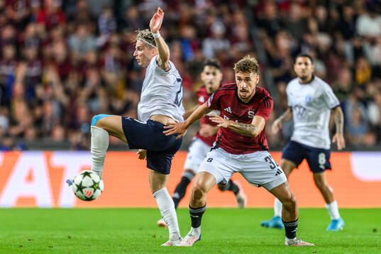 Jens Stryger Larsen of Malmö FF and Matej Rynes of Sparta