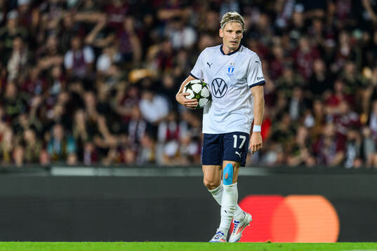 Jens Stryger Larsen of Malmö FF looks dejected