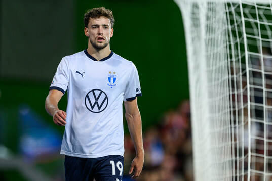 Colin Rösler of Malmö FF looks dejected