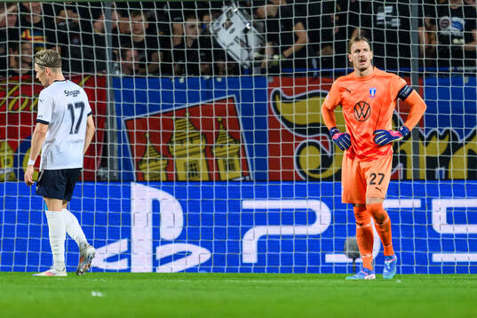 goalkeeper Johan Dahlin of Malmö FF looks dejected