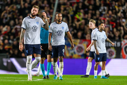 Isaac Kiese Thelin of Malmö FF looks dejected