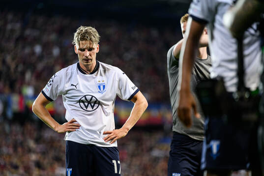 Jens Stryger Larsen of Malmö FF looks dejected