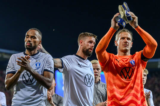 Isaac Kiese Thelin, Pontus Jansson and goalkeeper Johan