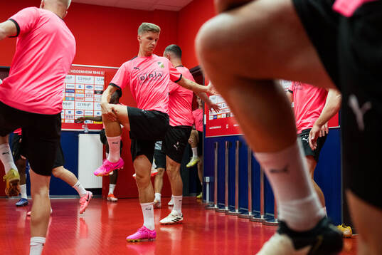 Samuel Leach Holm of Häcken ahead ofof a training session