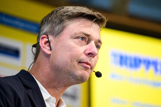 Head coach Jon Dahl Tomasson of the Swedish national