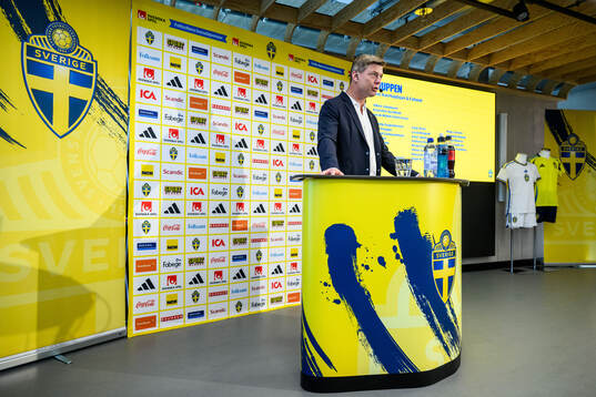 Head coach Jon Dahl Tomasson of the Swedish national