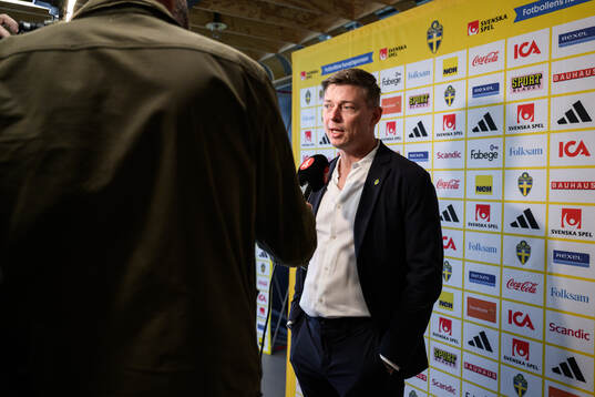 Head coach Jon Dahl Tomasson of the Swedish national