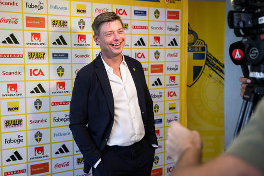 Head coach Jon Dahl Tomasson of the Swedish national