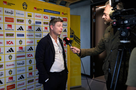 Head coach Jon Dahl Tomasson of the Swedish national