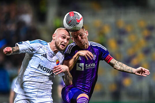 Adam Ståhl of Djurgården and Martin Milec of Maribor