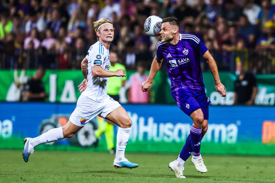 Miro Tenho of Djurgården and Niko Grlie of Maribor