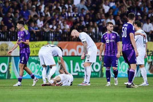 Deniz Hummet of Djurgården in pain