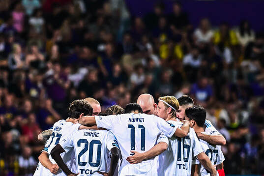 The players of Djurgården gather