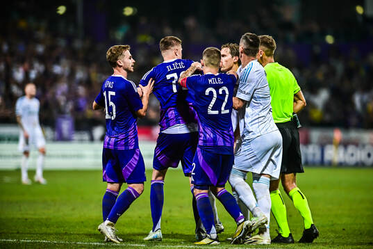 Josip Ilicic of Maribor and Haris Radetinac of Djurgården