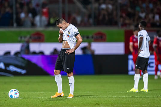 Ali Youssef of Häcken looks dejected