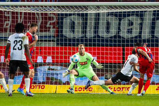 Goalkeeper Peter Abrahamsson of Häcken