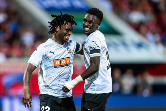 Jeremy Agbonifo and Zeidane Inoussa of Häcken celebrate