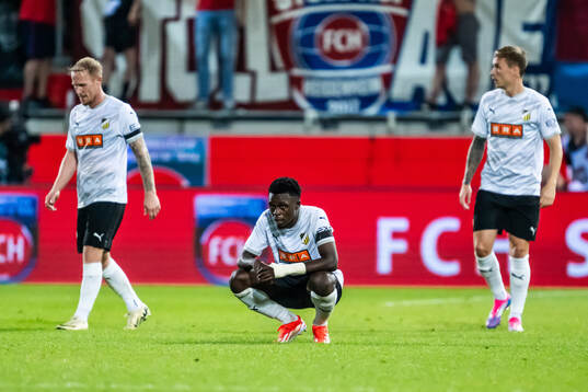 Zeidane Inoussa of Häcken looks dejected