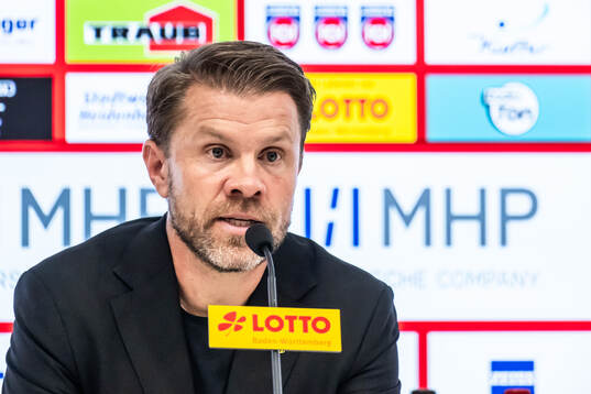 Head coach Pål Arne Johansen of Häcken at a press