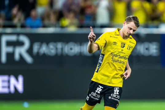 Simon Hedlund of Elfsborg celebrates