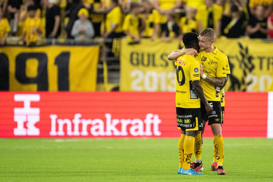 Michael Baidoo of Elfsborg and Sebastian Holmen