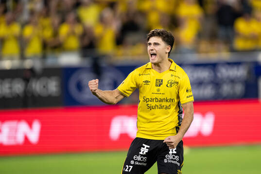 Besfort Zeneli of Elfsborg celebrate