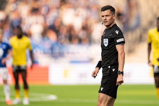 Referee Harm Osmers