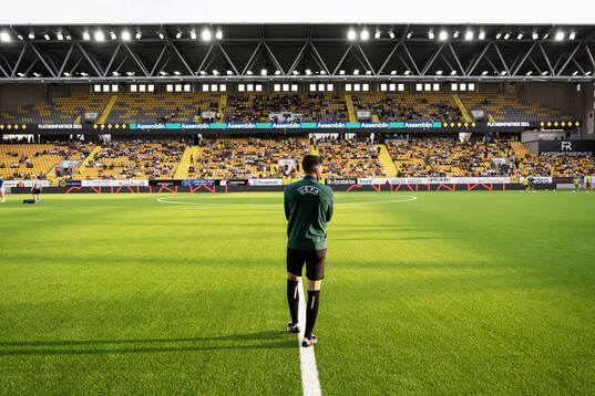 The fourth official