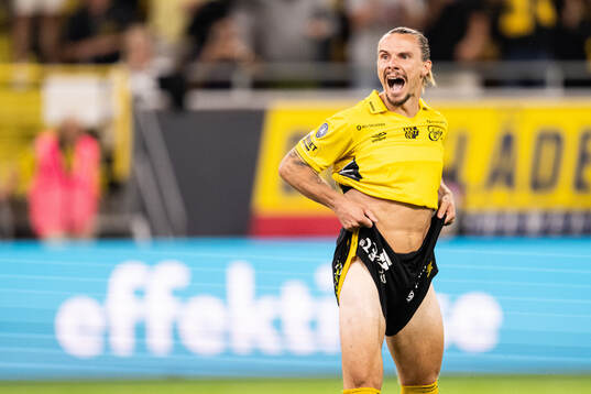 Niklas Hult of Elfsborg celebrates