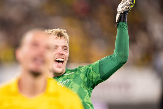 Goalkeeper Isak Pettersson of Elfsborg celebrates