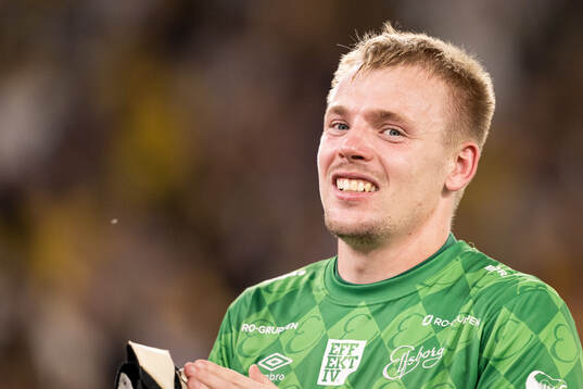 Goalkeeper Isak Pettersson of Elfsborg celebrate