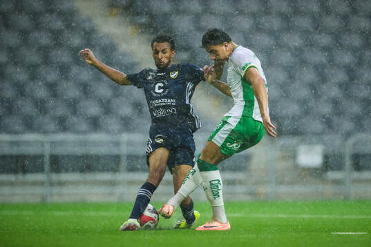 IFK Stocksunds Endreas Tesfai och Hammarbys Jusef Erabi