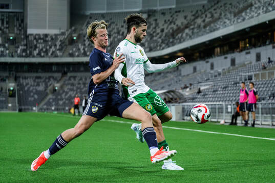 IFK Stocksunds Luca Treacy Kullenberg och Hammarbys Marc