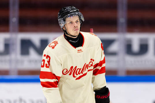 Malmö Redhawks Albert Sjöberg lämnar isen