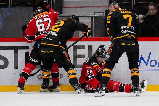 Luleås Mathias Bromé skadar sig