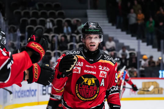 Luleås Brian O'Neill jublar