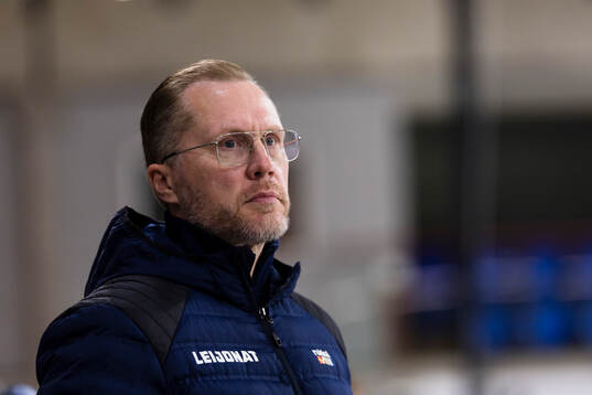 Head coach Tuomo Ropo of Finland